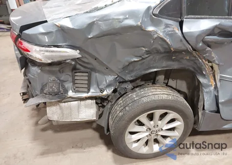 2021 Toyota Corolla Xle z USA, uszkodzony, nr VIN 5YFFPMAE5MP260526